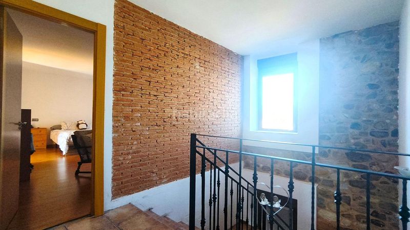 Foto f3d73d65-3ab6-499a-ad59-b60451a94711. Casa amb calefacció aparcament a Cuadros
