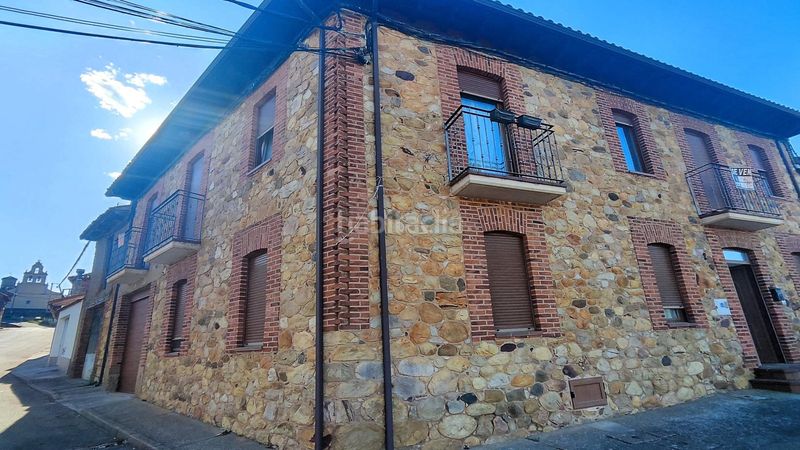 Foto f817d699-4a57-4ed8-bb2d-553222677611. Casa amb calefacció aparcament a Cuadros
