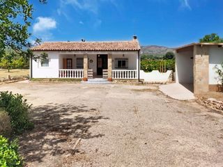 Country house in Pedralba