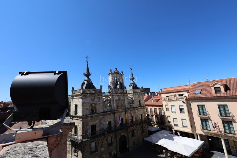 Foto 6a5126ef-e350-4dcb-bb5e-fd008e143c3f. Àtic a Astorga