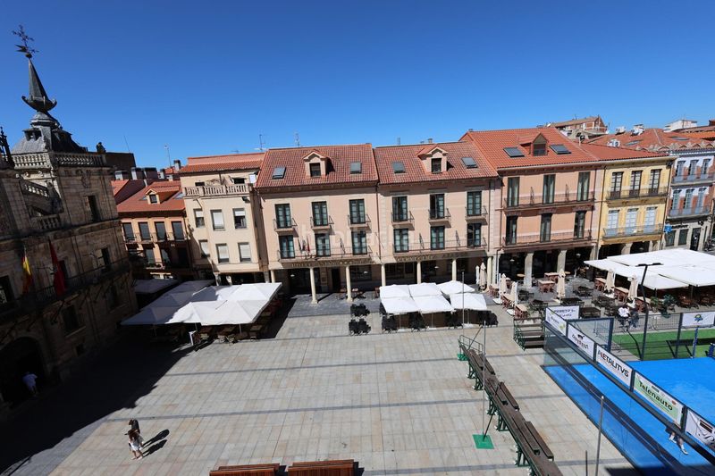 Foto ba2548ff-03fe-4591-b5cf-ad27d5292420. Àtic a Astorga
