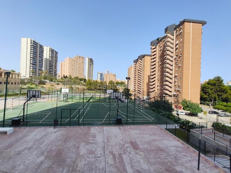 Foto a7a79bc7-28c6-43a1-91de-c007614ac45f. Pis amb aparcament piscina a Playa Poniente Benidorm