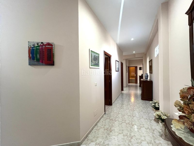 Foto 4e9ac666-4583-446e-9d61-6f8ff87368d2. Casa adossada a Boiro