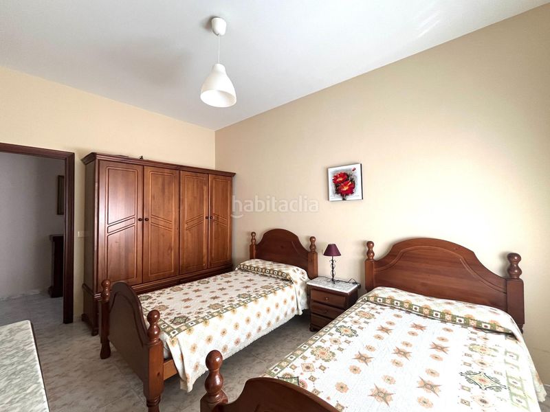 Foto 66a38674-c995-43c3-970e-cfca9399cdfc. Casa adossada a Boiro