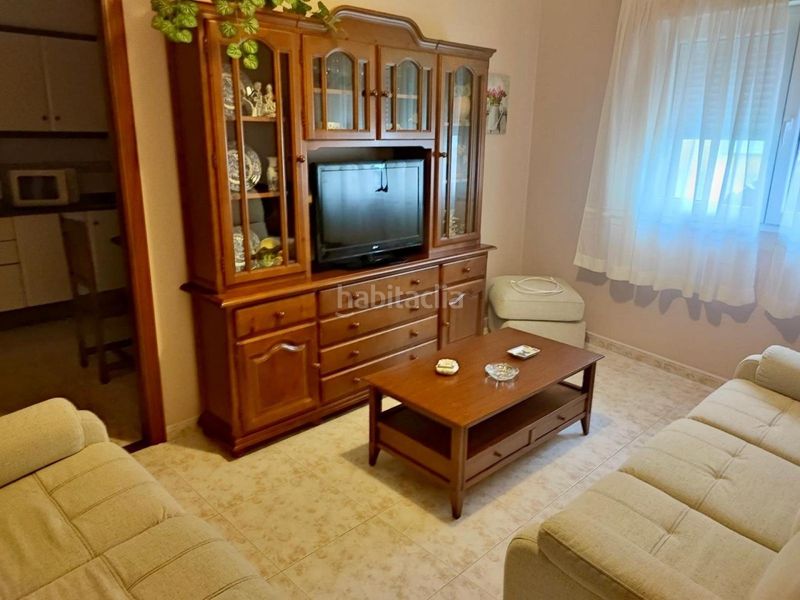 Foto 7ffff6a9-bb37-48f8-9548-74421f9d47ce. Casa adossada a Boiro