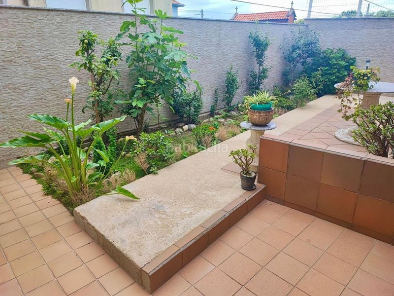 Foto 9ad00b42-1b36-41a6-a7a0-c81219074c0d. Casa adossada a Boiro