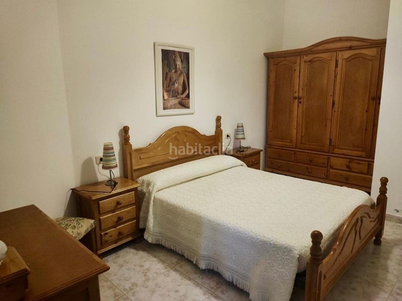 Foto aec916ec-85cf-42c1-934f-ef126b814210. Casa adossada a Boiro
