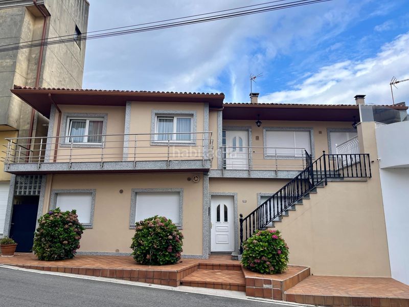 Foto bd60f7dc-cc15-44fc-93a9-850c0f7caa1c. Casa adossada a Boiro