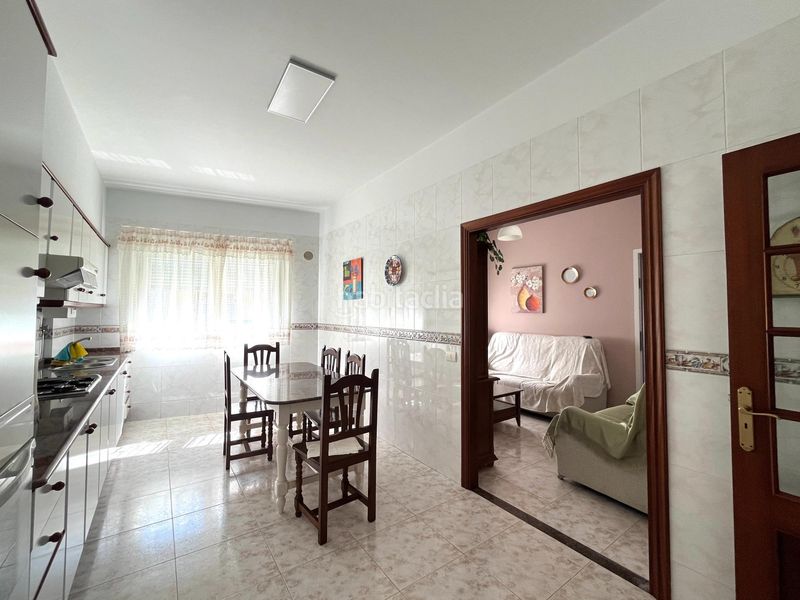 Foto d4c47357-1eea-4a98-8043-64dfec605666. Casa adossada a Boiro