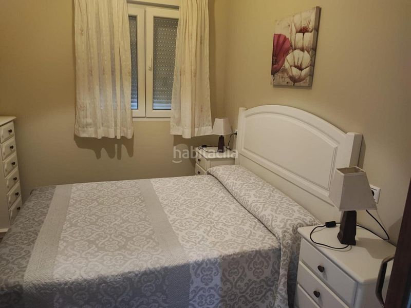 Foto ead300c7-759e-41ee-a267-c2c323fc85ec. Casa adossada a Boiro