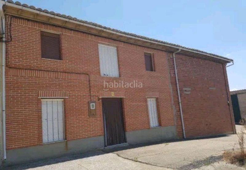Foto e6e4e8b0-e3e4-467b-b320-5b3134d202f3. Masia a Castilfalé