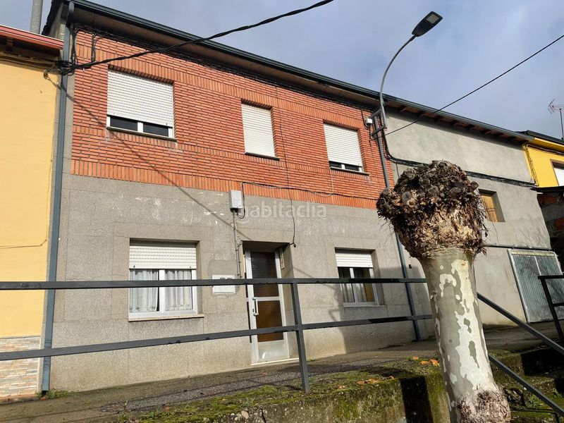 Foto 4a381788-379b-4a99-8c0f-2148927a756c. Casa adossada a Páramo del Sil