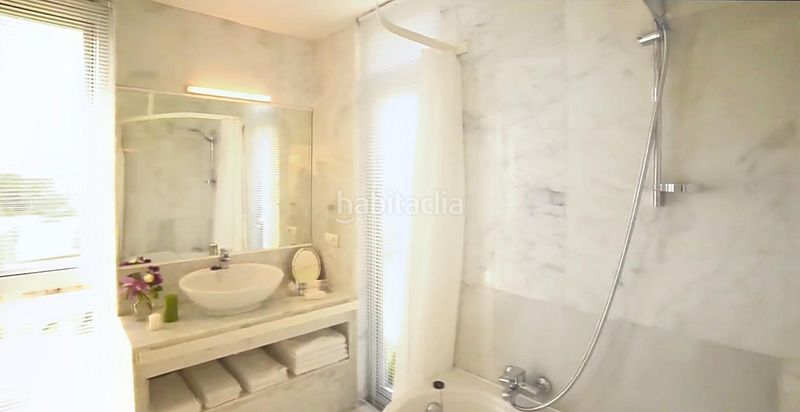 Foto 28a07842-a43d-44b9-965e-f0039332f2d9. Edifici a Cariño