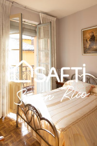 Foto bd0a0fc2-9733-47bf-be40-c2985cf01a28. Casa adossada a Bembibre