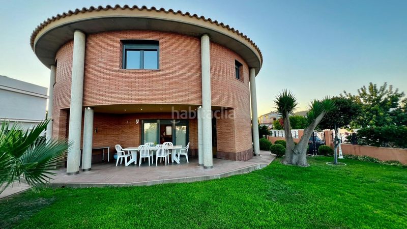 Foto 4c545a9c-62ce-4527-a6af-da3b32c896e1. Casa amb aparcament a Roda de Barà
