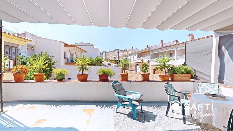Foto 4096a03d-1aef-4a43-9805-6a3ae47e91a8. Casa amb calefacció aparcament piscina a Carboneres - La Farella Llançà