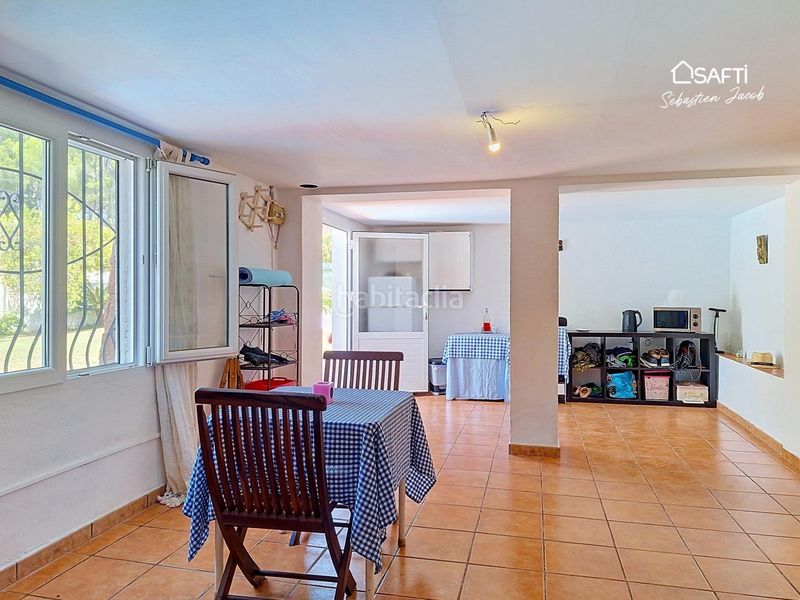 Foto d6ada949-4e05-48ba-bfa0-be7775856449. Edificio en Font d´en Carròs (la)