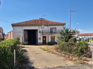 Edifici a Valencia de Don Juan