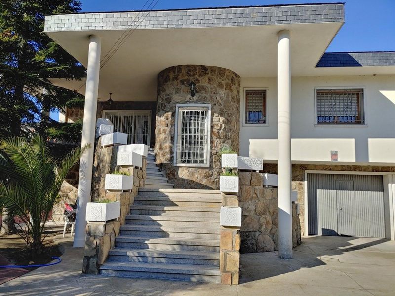 Foto 5ea512f3-a80c-4f51-940e-3c758010d01f. Casa amb aparcament piscina a Alpedrete