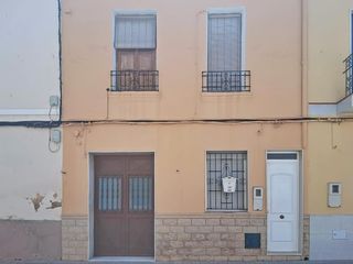 Casa adossada a Real de Montroi