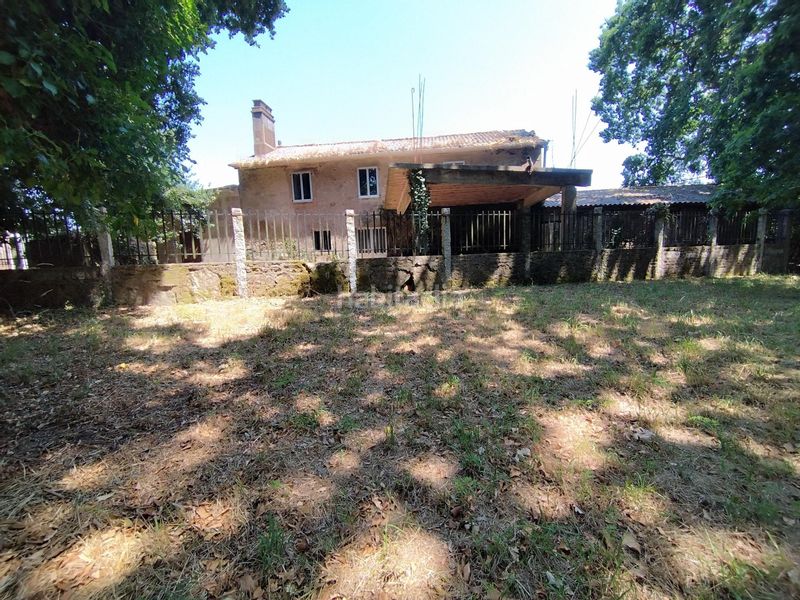 Foto c6e11e29-986b-4dd6-9c00-e2a49357acb4. Masia amb aparcament a Trazo