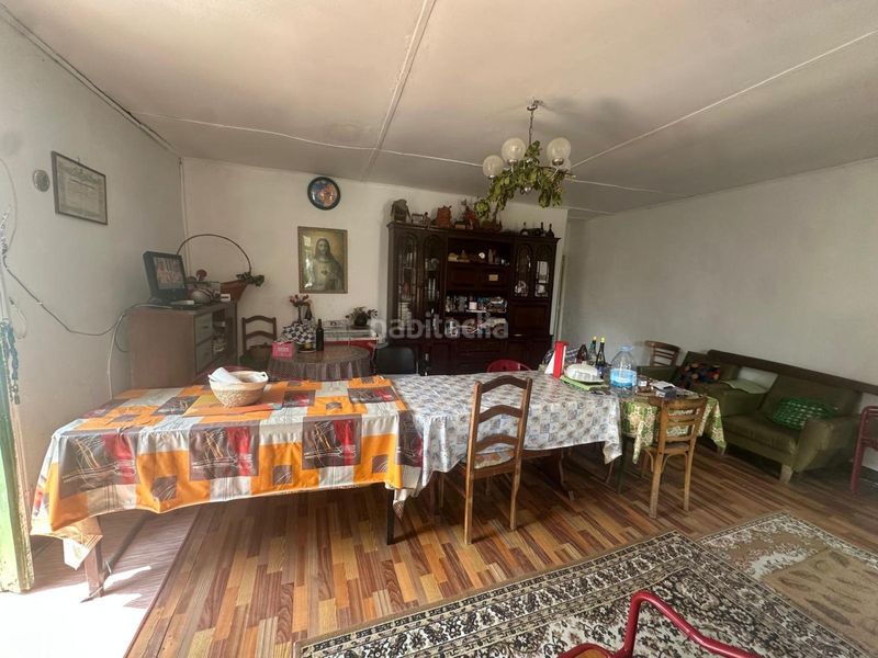 Foto 4c36a253-622d-49a7-bc36-655b7d333407. Casa adossada amb aparcament a Arnoia (A)