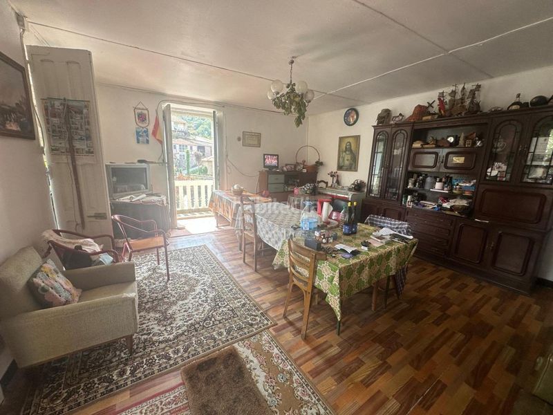 Foto cc855264-5d10-4afb-b68b-bb4e92babdcd. Casa adossada amb aparcament a Arnoia (A)