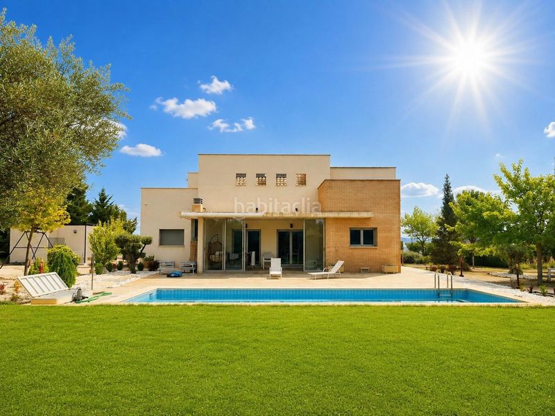 Foto c56ecf53-fd34-4f8f-80b2-134eb44db911. Casa amb calefacció aparcament piscina a Almansa