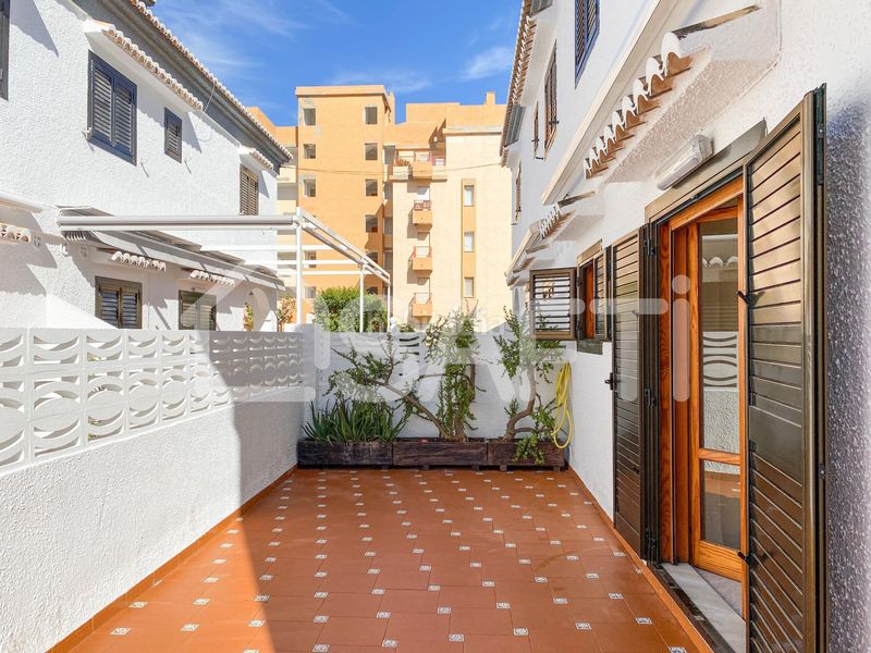 Foto 3d62d723-7ca5-45f6-91eb-dba4d789124b. Casa adossada amb aparcament piscina a El Perelló Sueca
