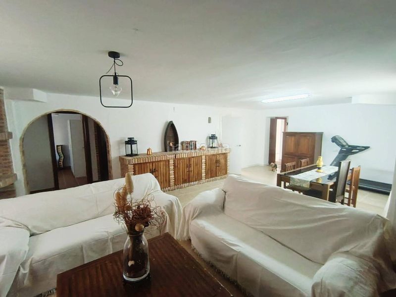 Foto a84f3fa7-7160-4d49-abaa-c4eb9f106658. Casa en Cobisa