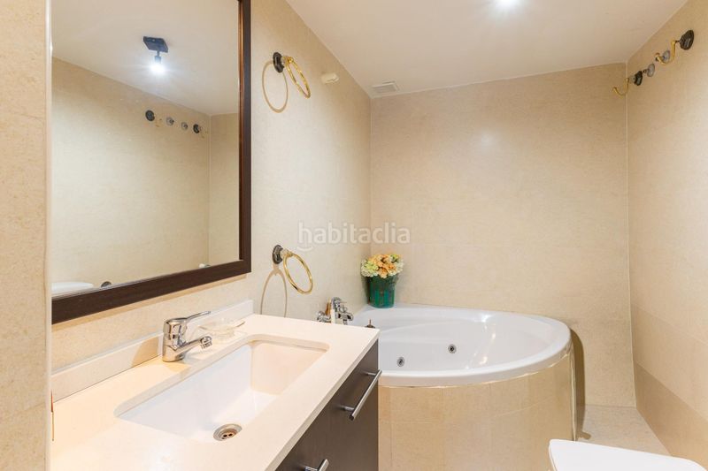 Foto 1f4c87ca-130c-4127-9486-9eb173aa7363. Casa adossada amb calefacció piscina a La Pizarra San Lorenzo de El Escorial