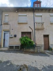 Casa adossada a Carucedo
