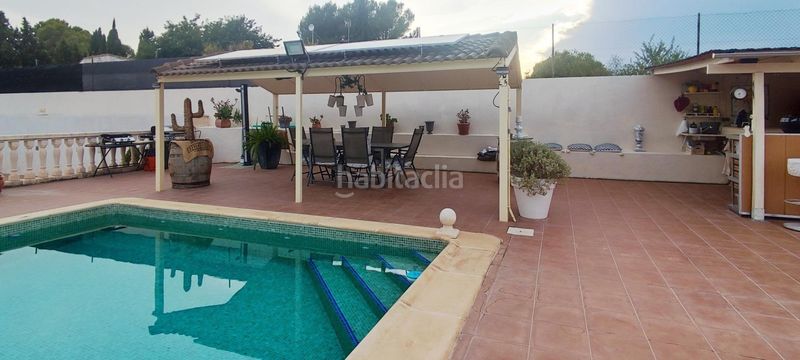 Foto 869cf6f3-0a81-4278-9a68-ab778d04fbc0. Casa amb piscina a Alborache