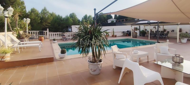 Foto dea0b46b-cd46-40e1-aab6-4e1cc8779979. Casa amb piscina a Alborache