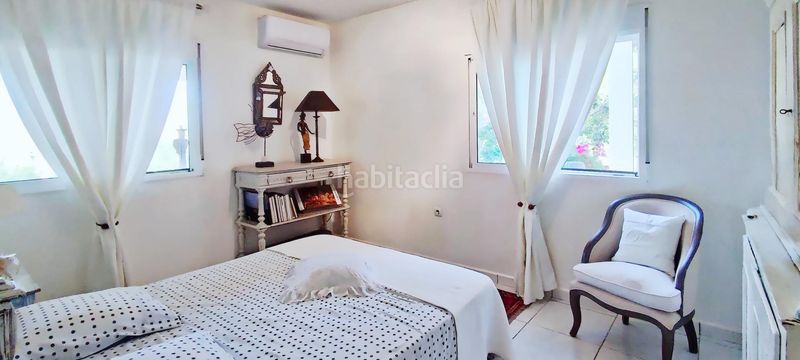 Foto ee2a0ebc-9076-45b7-aeaf-a4d1a8ae218e. Casa amb piscina a Alborache