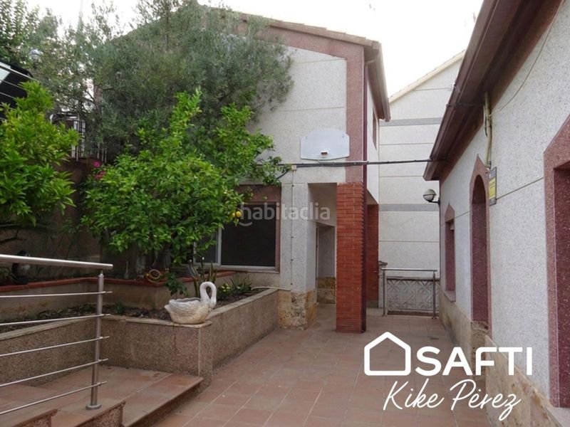 Foto 41694bd9-2de7-43a9-b87e-f3a247cd5998. Casa amb aparcament piscina a Els Avets-Can Serrafossà-Ximelis Rubí