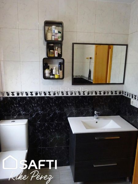 Foto f20a384c-298c-4e5b-814a-d09c74580887. Casa amb aparcament piscina a Els Avets-Can Serrafossà-Ximelis Rubí
