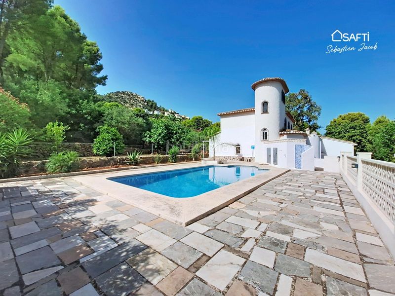 Foto 856e8759-6677-45e6-97c8-a9451a04e5be. Casa amb calefacció aparcament piscina a Centro Pedreguer