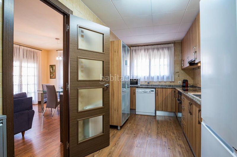 Foto aac9130d-dc52-4143-a8a9-881f33b48a31. Casa amb calefacció aparcament a Cunit residencial Cunit