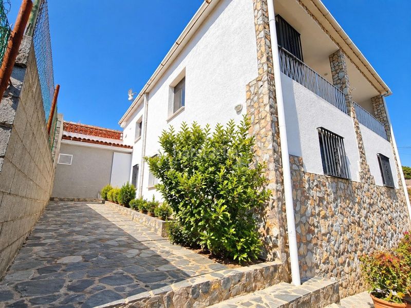 Foto d7580451-f5c9-4b2b-8d40-8cdb6764a20a. House with heating parking in Residencial Park Maçanet de la Selva