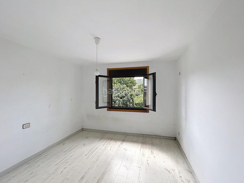 Foto 1c0b26be-1218-4e20-85ef-b91689608eaf. Casa amb calefacció aparcament a Valga