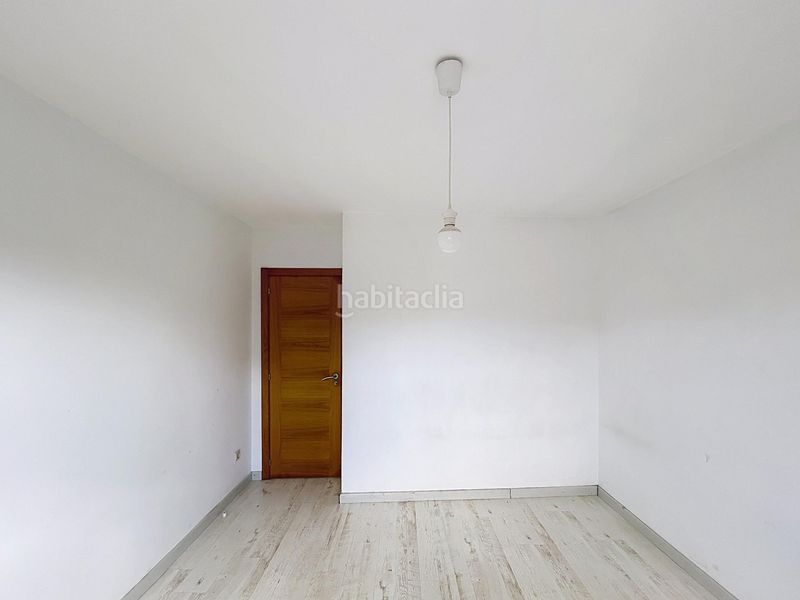Foto f880b150-38b2-4758-9627-682fde1d775c. Casa amb calefacció aparcament a Valga