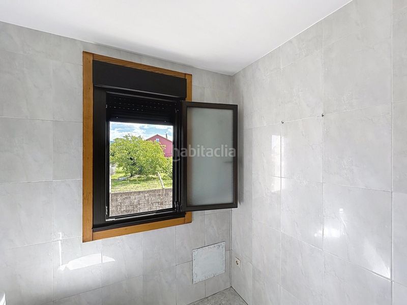 Foto fad16048-ff97-48f0-b4bf-b9fce2664f44. Casa amb calefacció aparcament a Valga