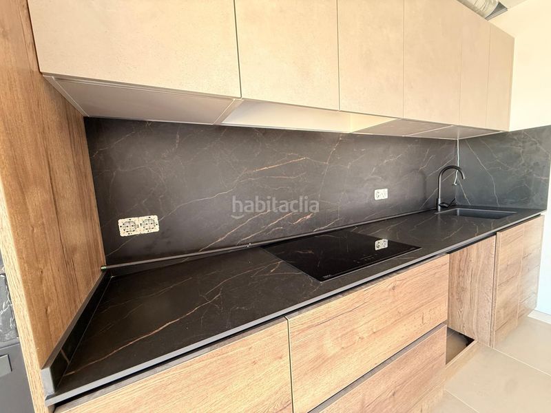 Foto 1c35b0b3-ec34-4eaf-8755-5bac2b77f471. Casa adossada a Cantallops