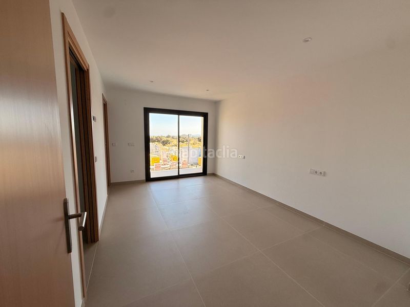 Foto 84e66d4e-8927-4d88-992f-a4af8be8dc5e. Casa adossada a Cantallops