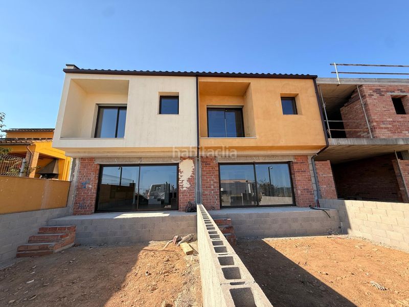 Foto c8c2bcc9-545f-4adf-8554-c78dbb1642c2. Casa adossada a Cantallops