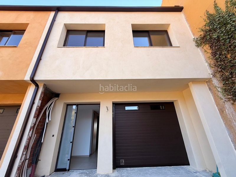 Foto f277ab55-ecab-418c-9eda-720d64910997. Casa adossada a Cantallops