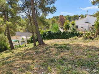 Terreno residencial en Canyelles