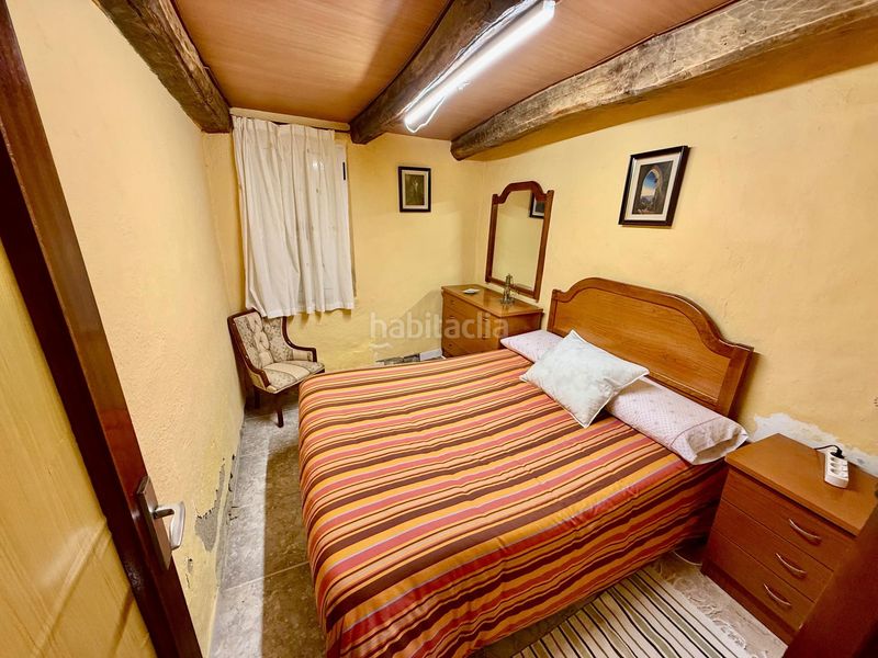 Foto 0d02f204-701b-492f-91d8-21b19723c06b. Casa adossada amb aparcament a Valdevimbre