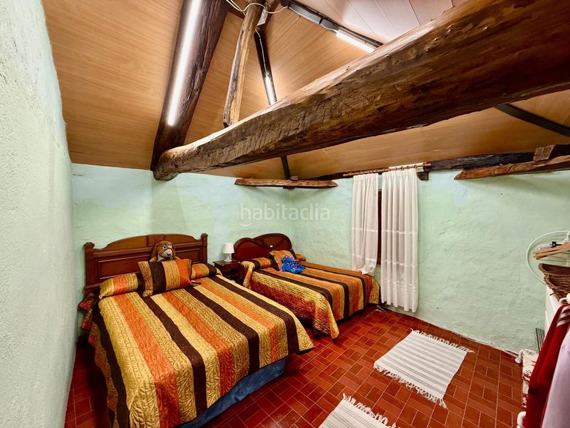 Foto a7372473-2374-4206-b2dc-ba90a305b80d. Casa adossada amb aparcament a Valdevimbre